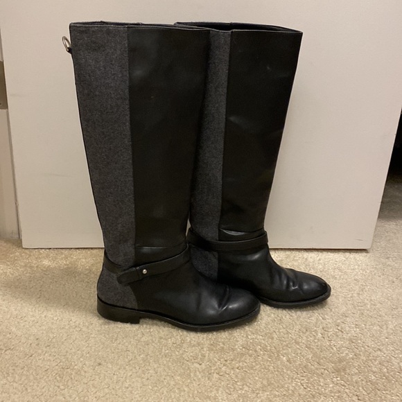 Knee High, Low Heeled 2 Tone Black Leather and Grey Wool Boot. - Picture 4 of 6